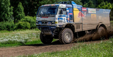 «Шелковый путь-2019»: большегрузы наводят ужас