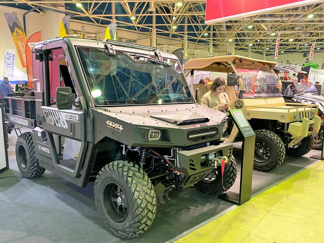 А характерная черта нынешней экспозиции — засилье азиатский брендов. 