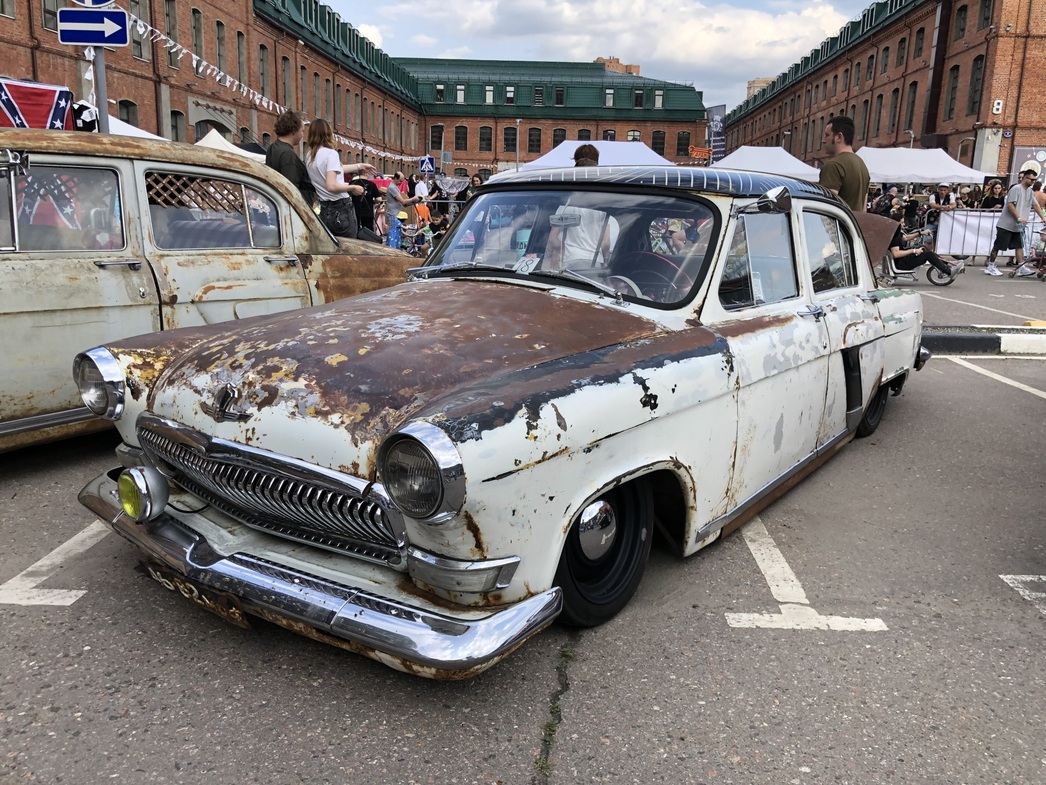 А лучшие моменты «Кастом конвенции-2023» — в фоторепортаже портала «АвтоВзгляд».