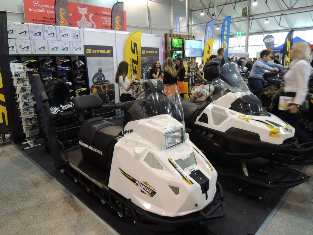 В минувшие выходные в КВЦ «Сокольники» прошла очередная выставка «Мотозима 2017». По традиции, это мерлприятие завершает мотосезон и большинство мотомастерских и кастомайзеров уходят в глубокое зимнее «подполье», чтобы во всей красе предстать на следующей «Мотовесне» в будущем году. 