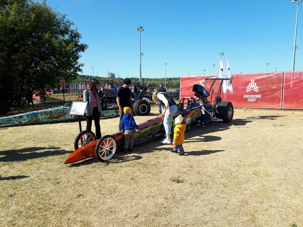 Дрэгстер Night Arrow мощностью 1500 сил. Этот монстр – участник российской серии RDRC.