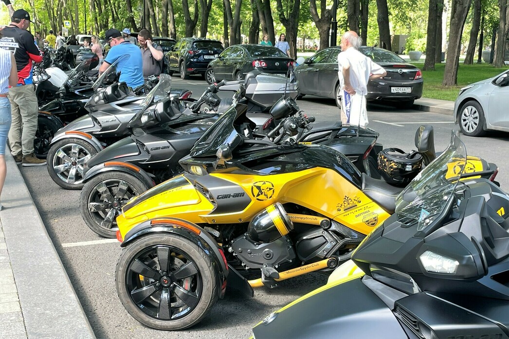 И даже трициклы.