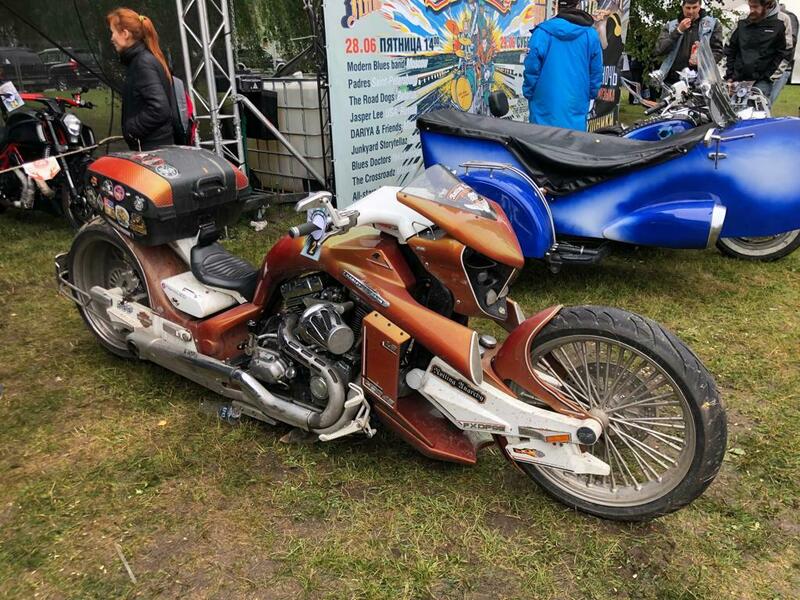В минувшие выходные в Суздале прошел 11-й по счету блюз-байк фестиваль Total Flame, одно из крупнейших событий лета даже по меркам Европы. 