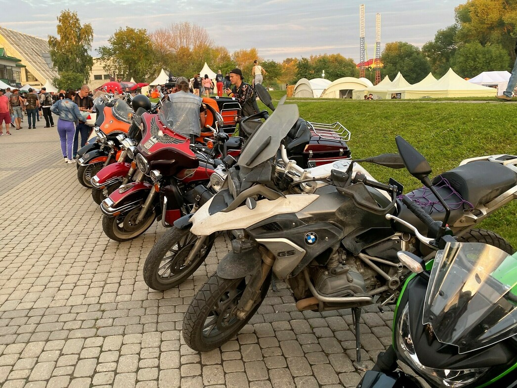 Самые любопытные двухколесные экспонаты — в фоторепортаже портала «АвтоВзгляд».