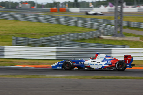 Штоффель Вандорн не оставил шансов соперникам, выиграв обе гонки в классе Formula Renault 3.5. В младшем классе Formula Renault 2.0 первые места заняли француз Пьер Гасли и британец Оливер Роулэнд.