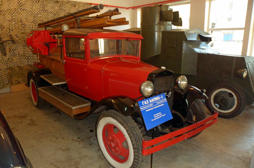 Пожарный ГАЗ. из «12 стульев».