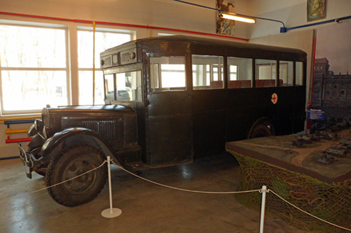 Из этого автобуса Жеглов стрелял в водителя Фокса.