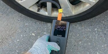 Как аккумуляторный автокомпрессор очень упрощает жизнь автовладельцу?