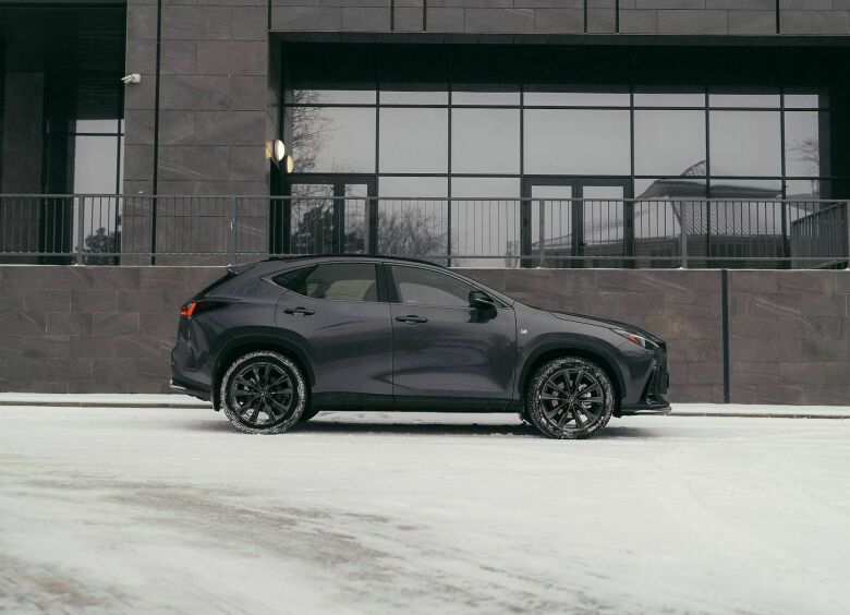 Изображение Lexus прекратил продажи кроссовера NX нового поколения