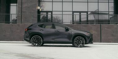 Lexus прекратил продажи кроссовера NX нового поколения