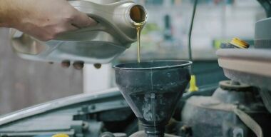 Какие моторные масла «из новых» не навредят двигателю вашего авто