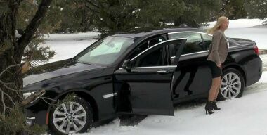 Фото: carstuckgirls