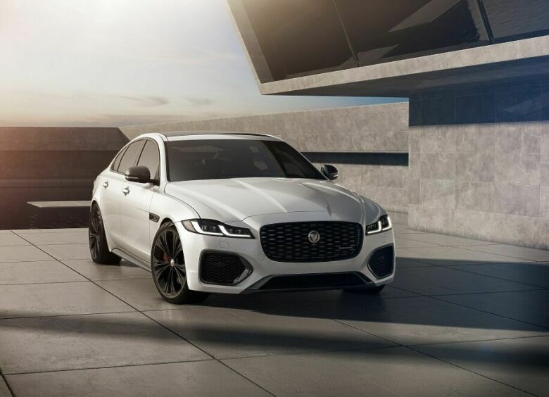 В Россию ворвался уникальный Jaguar XF R-Dynamic Black