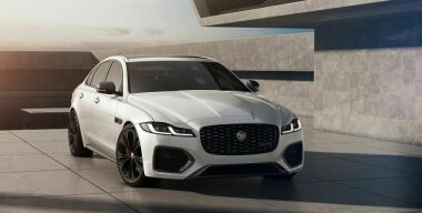 В Россию ворвался уникальный Jaguar XF R-Dynamic Black