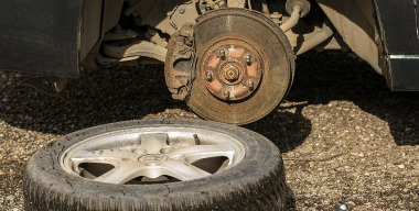 На чем экономят шиномонтажники, оставляя водителей с большой проблемой