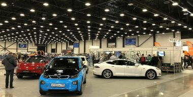 Санкт-Петербургский автосалон «блеснул» Tesla и «китайцами»