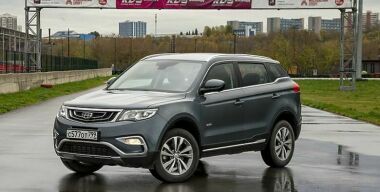 Geely Atlas остался в России без версий с турбированным мотором
