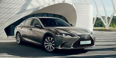 Стартовали российские продажи Lexus ES с умными опциями