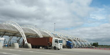 Как увеличить прибыль транспортной компании, используя платные дороги