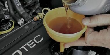 Три причины перевести автомобиль на отечественное моторное масло