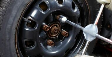 Какое простое средство спасет колеса от прикипания к ступицам