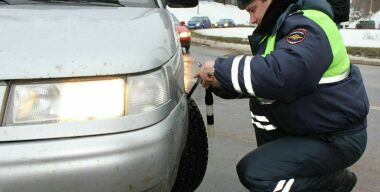 ГИБДД заставляет водителей иметь два комплекта резины: выбираем зимние шины