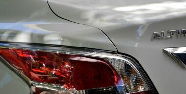 Как надежно защитить лакокрасочное покрытие кузова автомобиля?