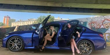 Названы самые продаваемые в России автомобили премиум-класса
