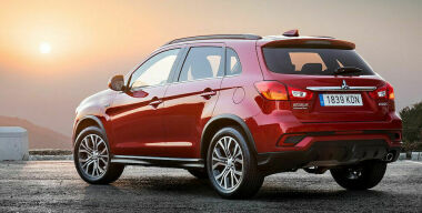 Фото производителя и портала "АвтоВзгляд".