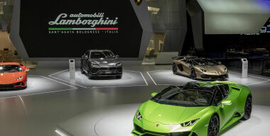 Lamborghini представила два новых гиперкара