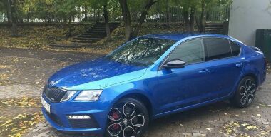 Skoda распродает машины со скидкой до 225 000 рублей