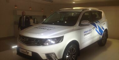 Объявлены цены на обновленный бюджетный кроссовер Geely Emgrand X7