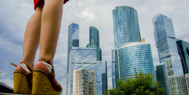 Что грозит пьяной полуголой блогерше за массовое ДТП на Рублевке