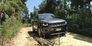 В России стартовали продажи нового кроссовера Jeep Compass