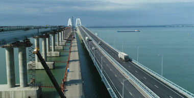 Грузовое движение по Крымскому мосту занимает 15% трафика