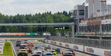 Автоспорт в стиле ретро: «Волги» и «Жигули» едут на большой финал