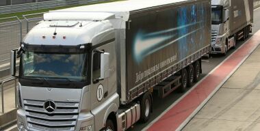 В России стартовали продажи новых Mercedes-Benz Actros и Arocs‍