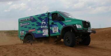 Штурмующий дюны «ГАЗон» — зрелище впечатляющее и незабываемое