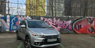 Фото автора и компании-производителя