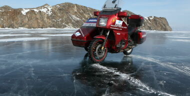Черный лед для мотоцикла: байкеры ставят новые рекорды