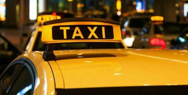 Фото www.yellowcheckercabchampaign.com