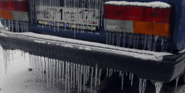 Как не испортить машину при очистке от снега