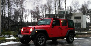 Тест-драйв Jeep Wrangler Rubicon Unlimited: если в штанах есть папа Джонс