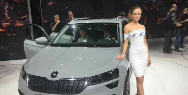 Девушек-моделей на Женевском автосалоне заменят мужчины