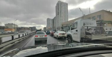 Перед женским днем пробки парализуют Москву