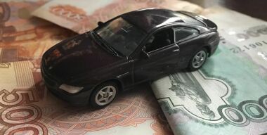Новые легковые автомобили подорожали в России на 2%
