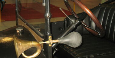 На 26-й «Олдтаймер-галерее» собрались 30 дореволюционных «долгожителей»