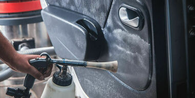 Как очистить перфорированную кожу сидений своими силами