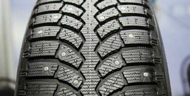 Какие шины лучше: шипованные или нешипованные?