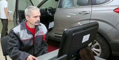 Кто и как чинит китайские машины